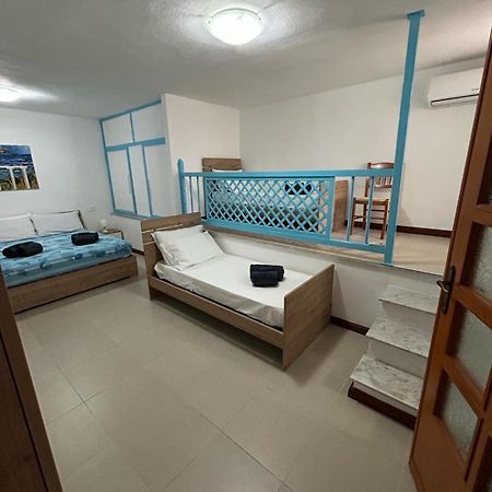 Villa Nicanda- 100 Mt Dal Mare- Giardino Porto Columbu - Perd'E Sali Buitenkant foto